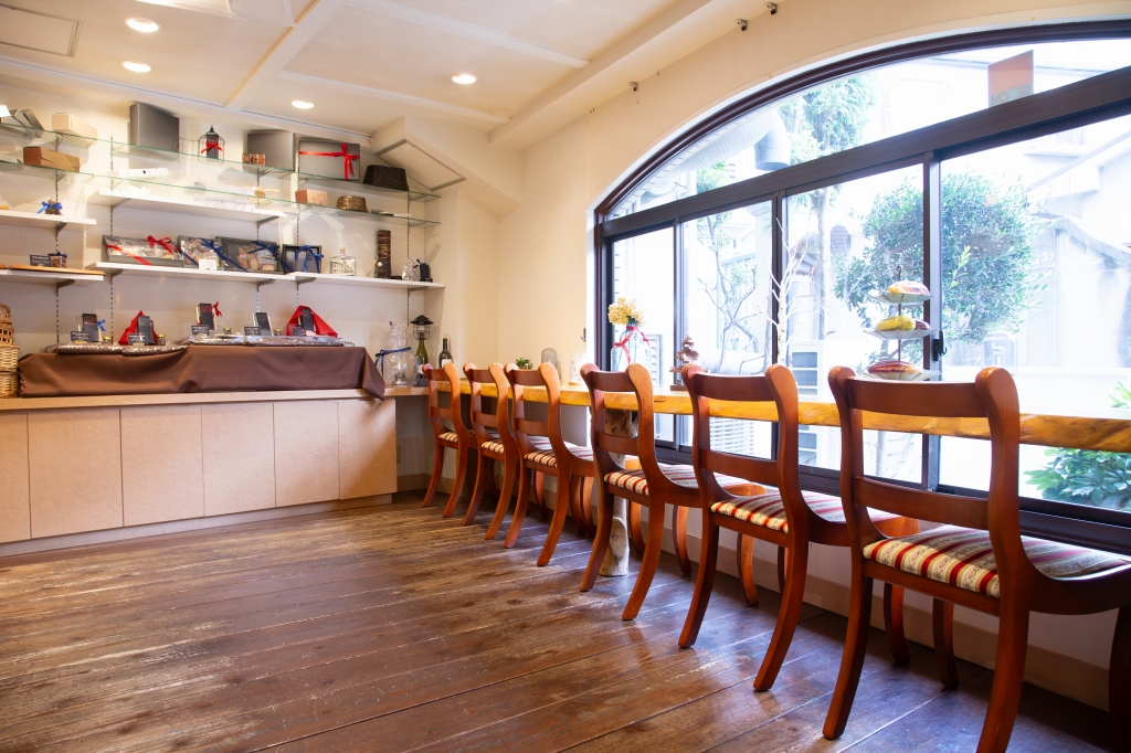 淹れたてのオリジナルコーヒーがよく合う
異人館街をお散歩の際に
ぜひお寄りください